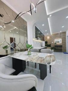 NHÀ KHU HÀNG XANH - TẶNG NỘI THẤT - NỞ HẬU - 63.1M2 - 8.95 TỶ